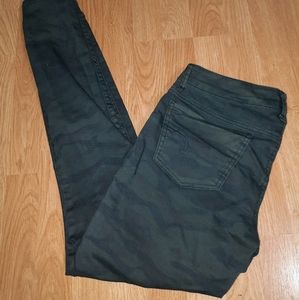 Skinny camo jeans | jegging stretch